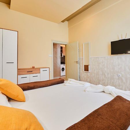 Peneka Hotel 포마리 외부 사진